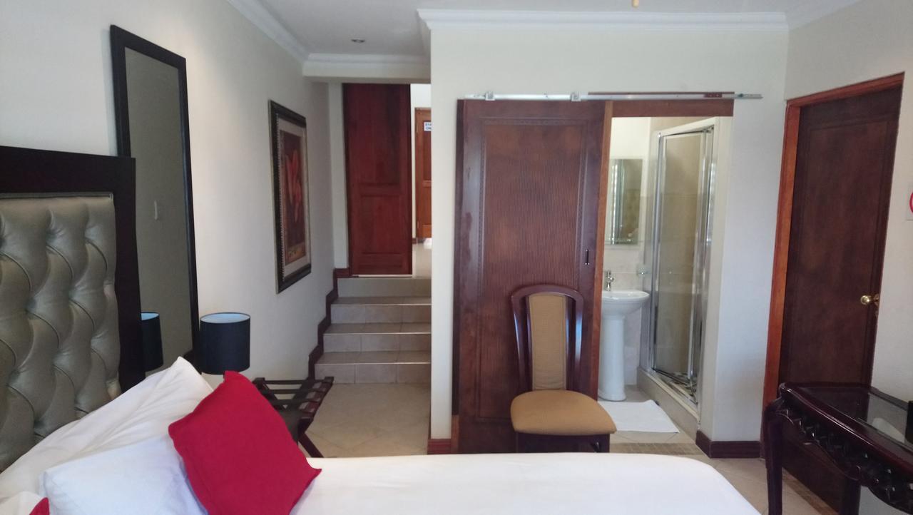Lily White Guest House Центурион Экстерьер фото